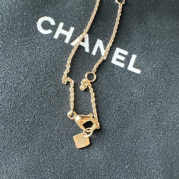 BNIB CHANEL coco crush necklace beige gold - Picture 4 of 4